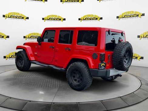 Used 2015 Jeep Wrangler Unlimited Sahara w/ Connectivity Group AWD/4WD image 3