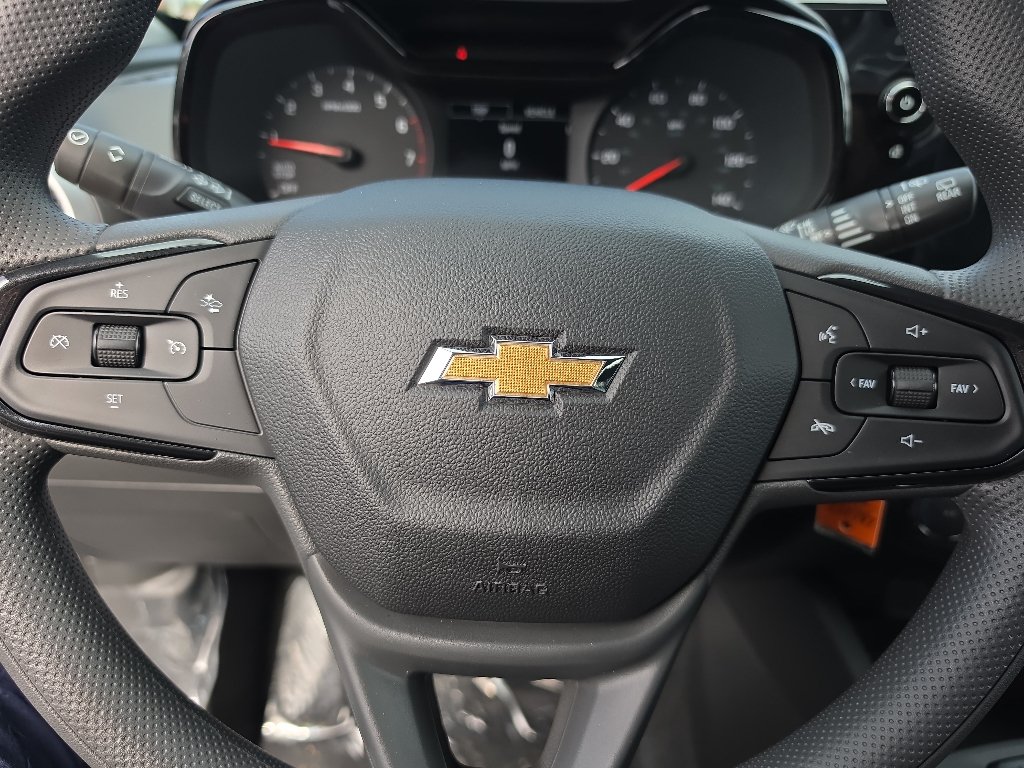 New 2026 Chevrolet Trax LS w/ LS Convenience Package FWD image 25
