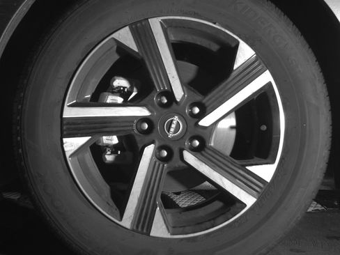 Used 2025 Nissan Sentra SV image 12