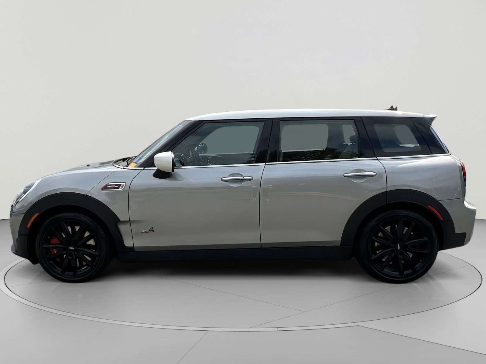 Used 2024 MINI Cooper Clubman John Cooper Works w/ Signature Upholstery Package AWD/4WD image 2