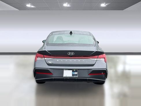Used 2025 Hyundai Elantra SEL FWD image 10