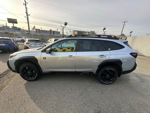 Used 2022 Subaru Outback Wilderness image 4