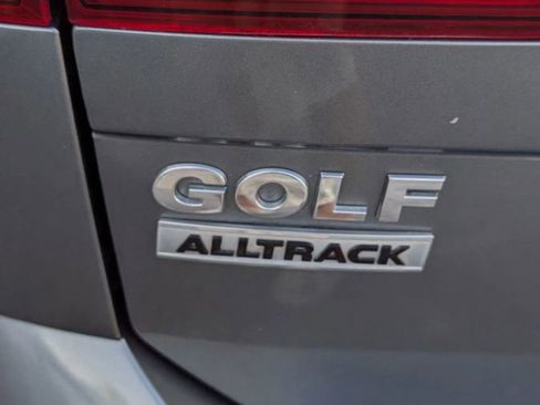 Used 2017 Volkswagen Golf Alltrack SE image 12