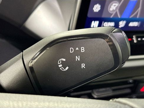 Certified 2025 Volkswagen ID.4 Pro image 16