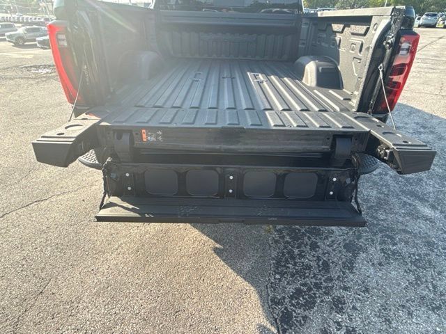 Used 2024 GMC Sierra 2500 Denali w/ Denali Reserve Package AWD/4WD image 5
