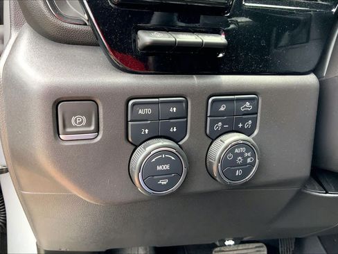 Used 2024 Chevrolet Silverado 1500 ZR2 w/ Technology Package AWD/4WD image 34