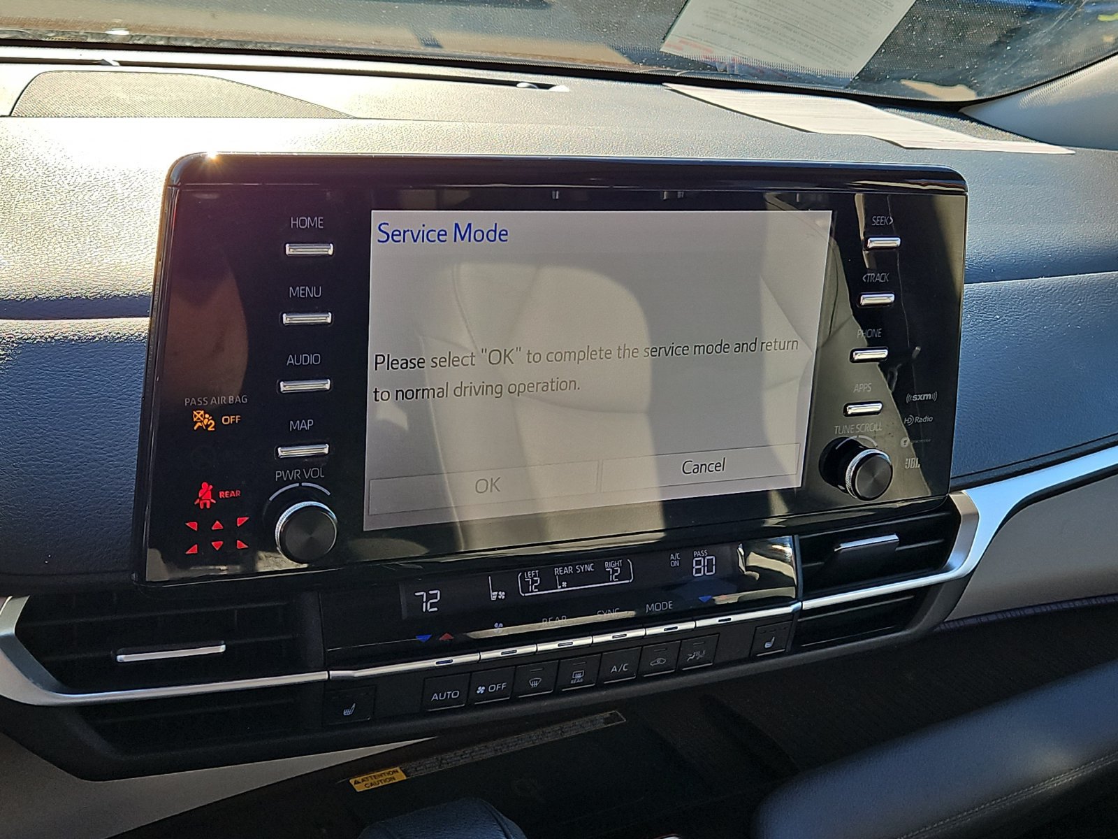 Certified 2022 Toyota Sienna XLE w/ XLE Plus Package FWD image 25