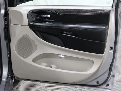Used 2017 Dodge Grand Caravan SE w/ Power Window Group FWD image 24