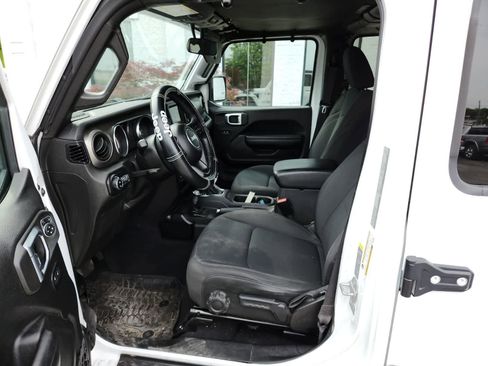 Used 2021 Jeep Gladiator Sport AWD/4WD image 16
