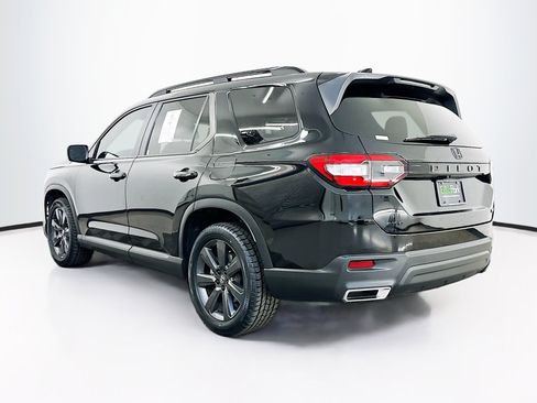 Used 2025 Honda Pilot Sport image 5
