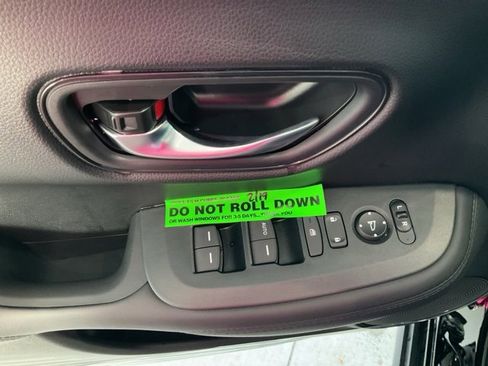 New 2026 Honda HR-V LX image 6