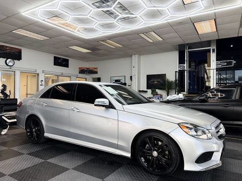 Used 2016 Mercedes-Benz E 350 Sedan image 3
