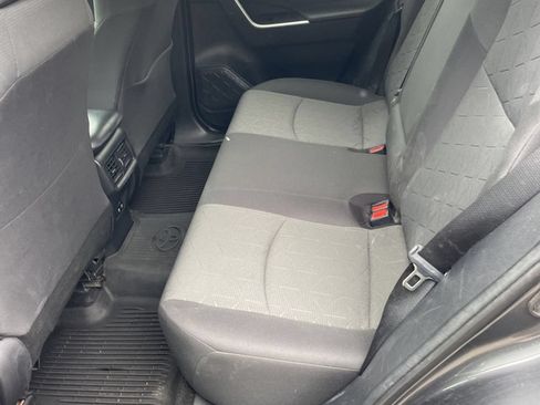 Used 2020 Toyota RAV4 XLE AWD/4WD image 8