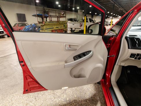 Used 2012 Toyota Prius Three image 30