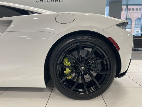 Used 2024 McLaren Artura image 34