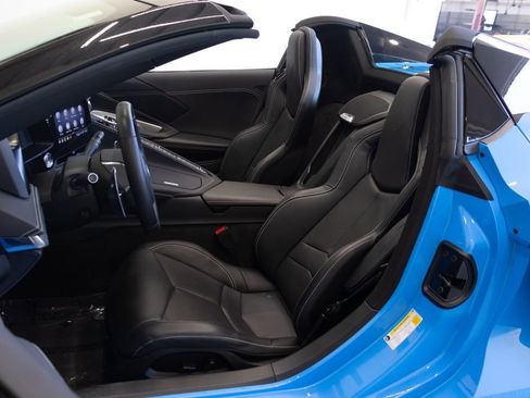 Used 2023 Chevrolet Corvette Stingray Convertible w/ Z51 Performance Package RWD image 18