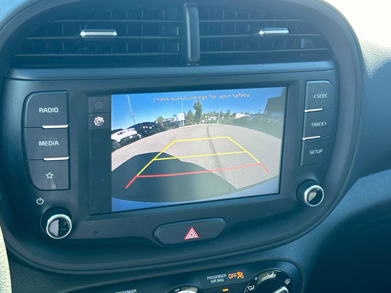 Used 2025 Kia Soul LX w/ LX Technology Package FWD image 27