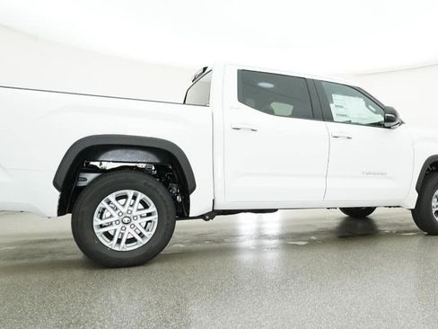 New 2026 Toyota Tundra SR5 AWD/4WD image 11