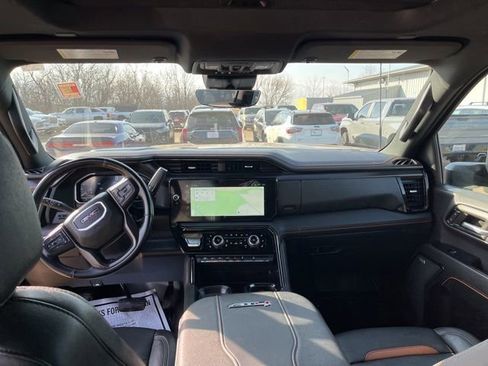 Used 2024 GMC Sierra 2500 AT4 w/ AT4 Premium Plus Package image 12