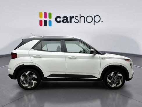 Used 2024 Hyundai Venue Limited FWD image 6