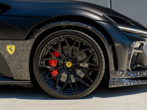 Used 2025 Ferrari Purosangue AWD/4WD image 40