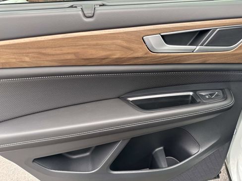 New 2026 Volkswagen Atlas SE FWD image 9