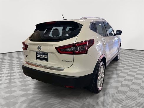 Used 2022 Nissan Rogue Sport SV w/ Technology Package image 3