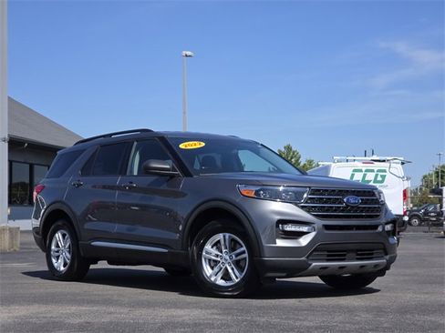 Certified 2022 Ford Explorer XLT w/ Equipment Group 202A image 2