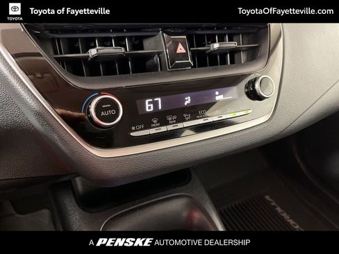 Used 2020 Toyota Corolla LE image 28