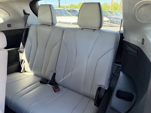 Used 2026 Acura MDX SH-AWD w/ Advance Package image 17