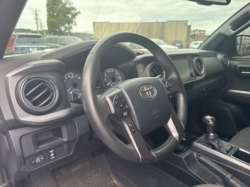 Used 2016 Toyota Tacoma TRD Sport w/ Towing Package image 6