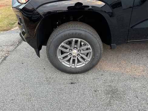 New 2026 Chevrolet Colorado LT image 12