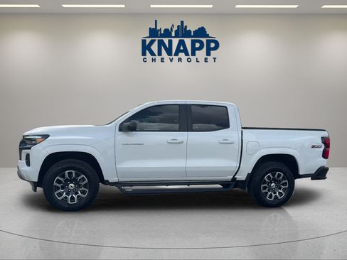 Used 2024 Chevrolet Colorado Z71 w/ Z71 Convenience Package 2 AWD/4WD image 2