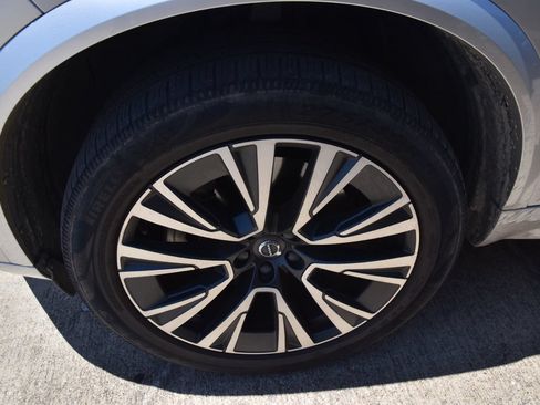 Used 2021 Volvo XC90 T5 Momentum w/ Advanced Package FWD image 9