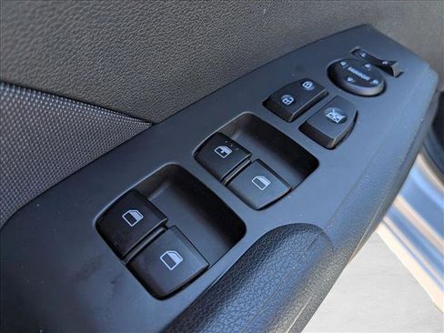 Used 2022 Hyundai Accent SE FWD image 11