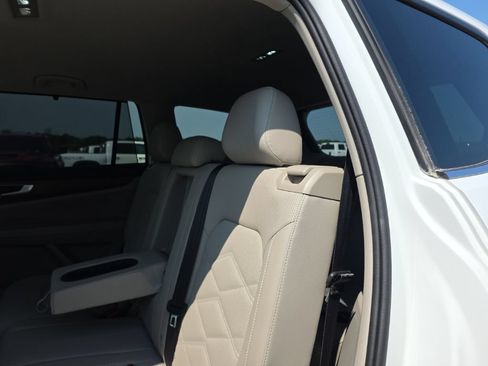 Used 2025 Volkswagen Atlas SE FWD image 44