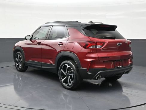 Used 2022 Chevrolet TrailBlazer RS w/ Technology Package FWD image 3