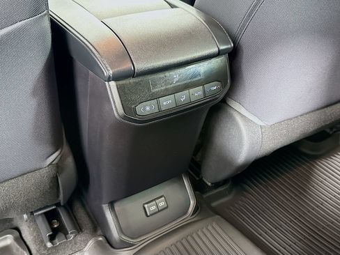 Used 2023 Toyota Highlander LE FWD image 26