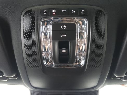 Used 2025 Mercedes-Benz GLE 450e 4MATIC image 25