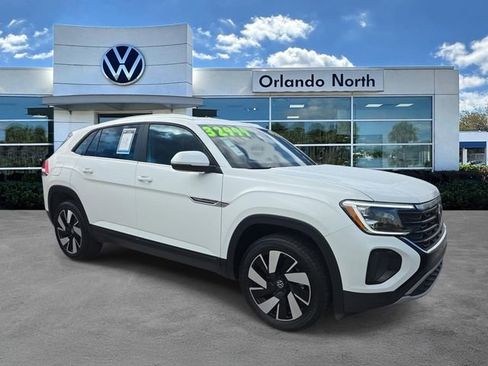 Used 2025 Volkswagen Atlas Cross Sport SE image 1