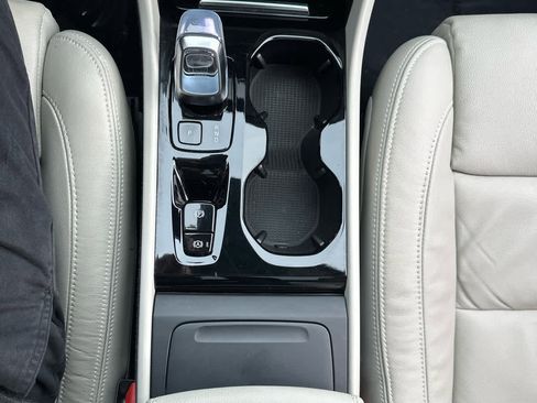 Used 2023 Volvo XC40 B5 Plus w/ Driver Assist Package image 22