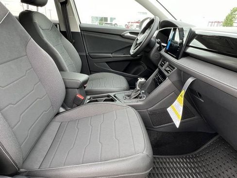 New 2025 Volkswagen Taos SE image 29