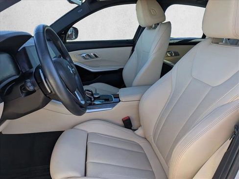 Used 2022 BMW 330i Sedan w/ Driving Assistance Package image 11