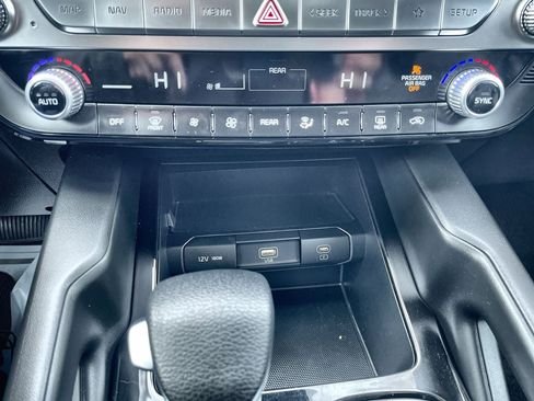 Used 2023 Kia Telluride LX image 16