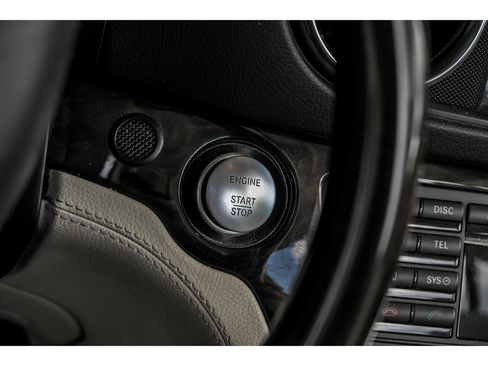 Used 2015 Mercedes-Benz SL 550 image 16