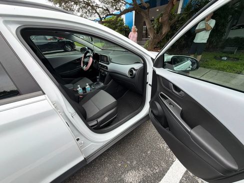 Used 2018 Hyundai Kona SEL FWD image 14