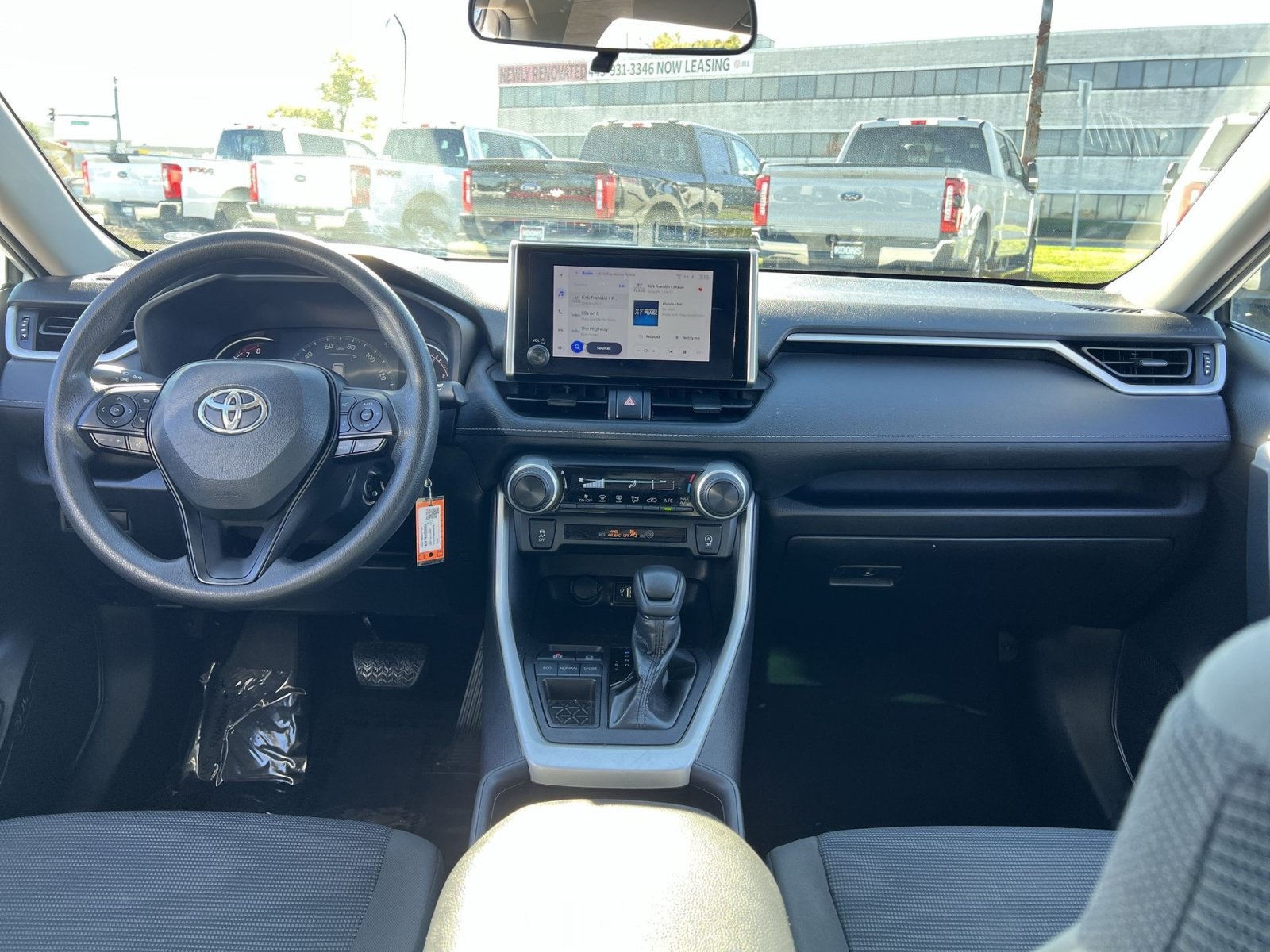 Used 2024 Toyota RAV4 LE FWD image 30