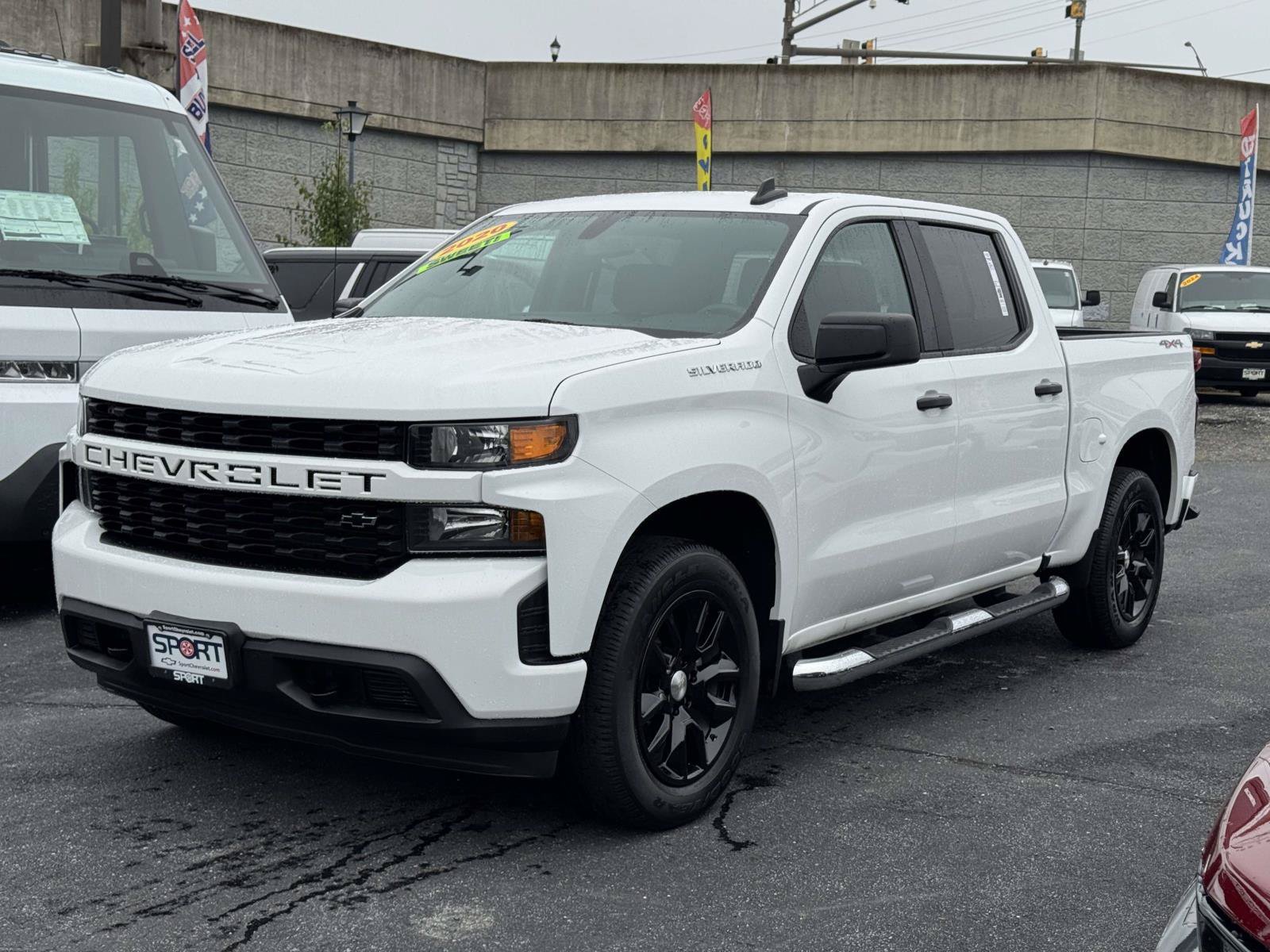 Used 2020 Chevrolet Silverado 1500 Custom w/ Custom Value Package AWD/4WD image 1
