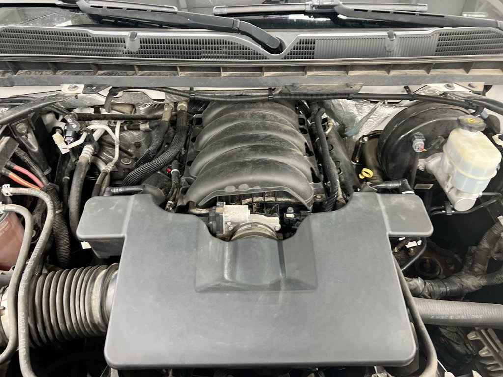 Used 2017 Chevrolet Silverado 1500 LT w/ All Star Edition AWD/4WD image 24