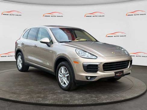 Used 2016 Porsche Cayenne AWD/4WD image 5